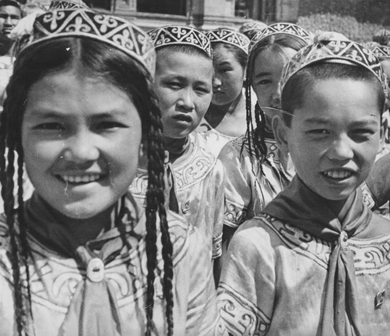 モスクワに来たカザフスタンのピオネール。1935年