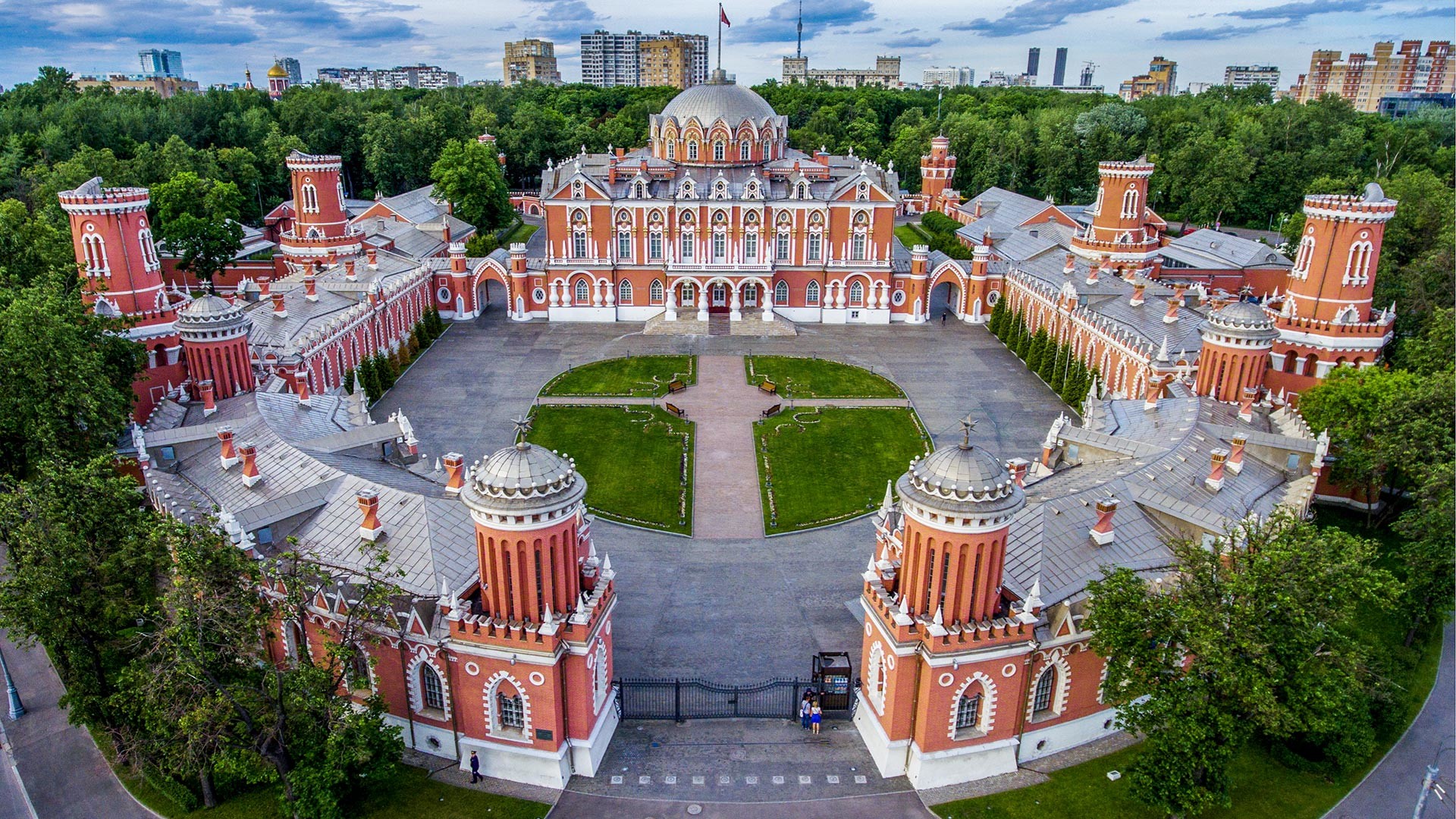 Петровский путевой дворец сайт