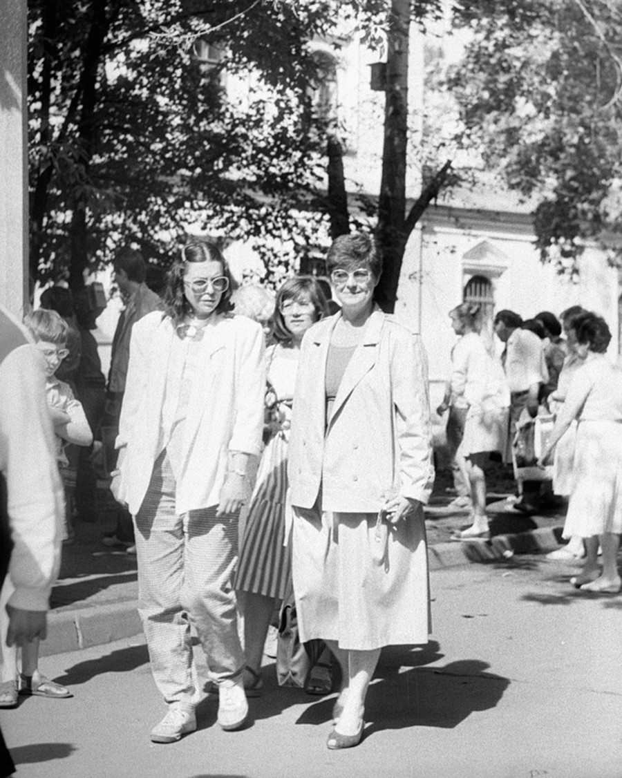 Visitors at Izmailovo Market

