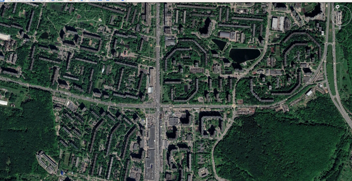 Une banlieue typique de Moscou, dominée par le vert