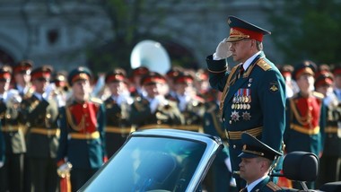 Шојгу наполни 65 години! Од Путин доби орден, Лавров раскажа како седеле покрај логорски оган