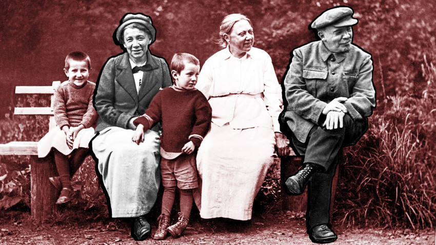 L-r: Anna Uljanowa, Nadeschda Krupskaja, Wladimir Lenin

