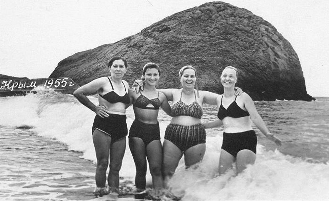 Donne Sovietiche In Bikini Come Si Evoluta La Moda Da Spiaggia Nel Xx Secolo Russia Beyond