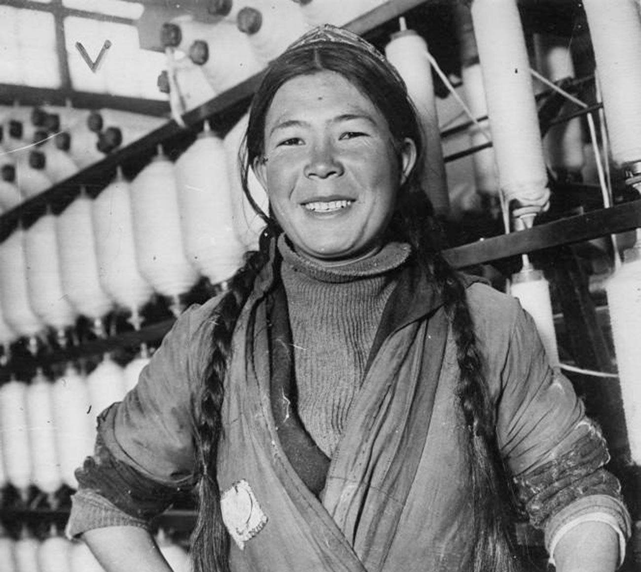 Gemulin Geledschijewa, eine der fleißigen Stachanowschina-Arbeiter, aus Tadschikistan, 1936.