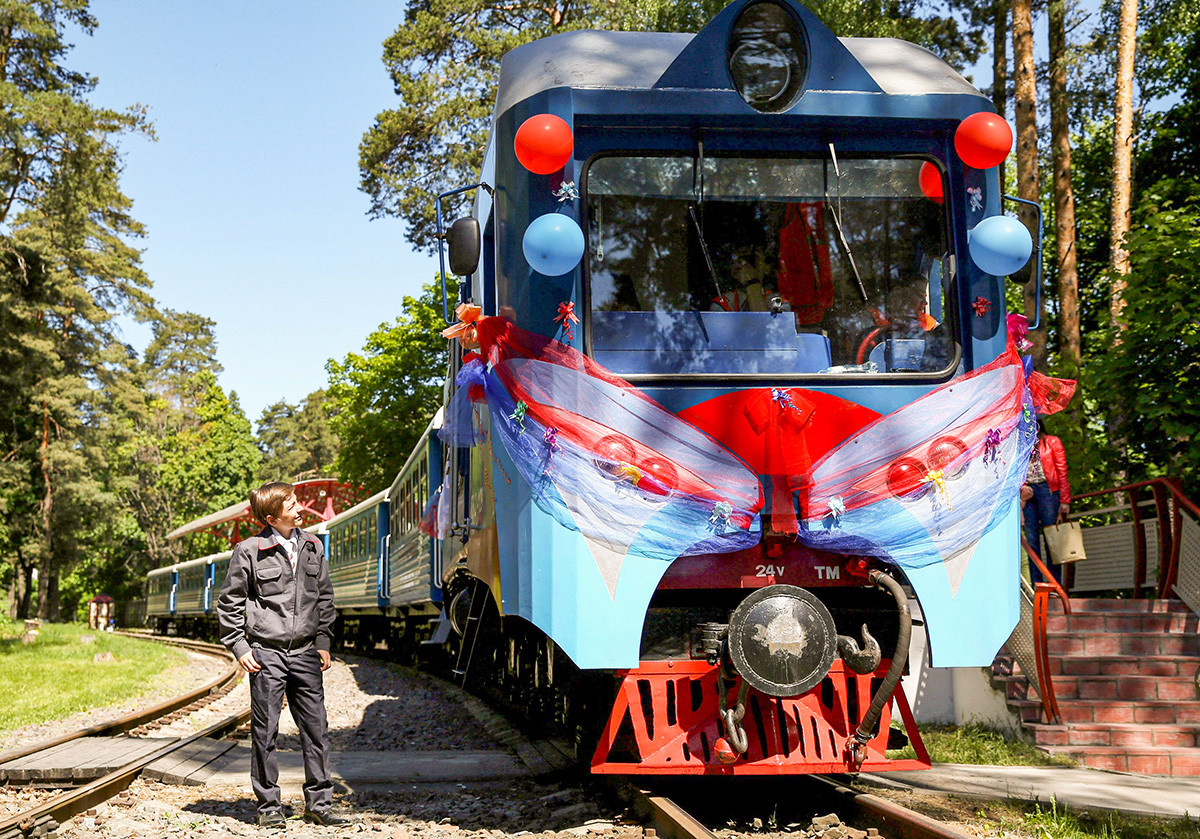 Открытие нового сезона пассажирского движения на Московской детской железной дороге.