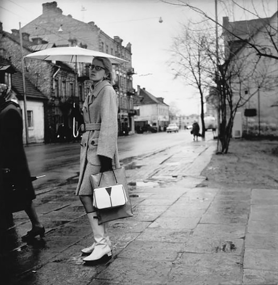 «Стильная девушка» на улице Кальварию в Вильнюсе, 1967 г.