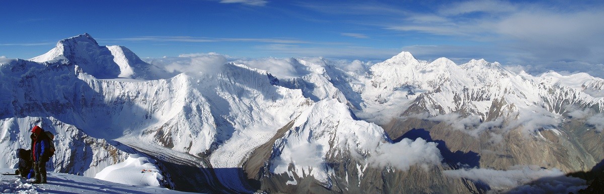 Sommets du Pamir, le massif montagneux où se situe le pic Lénine