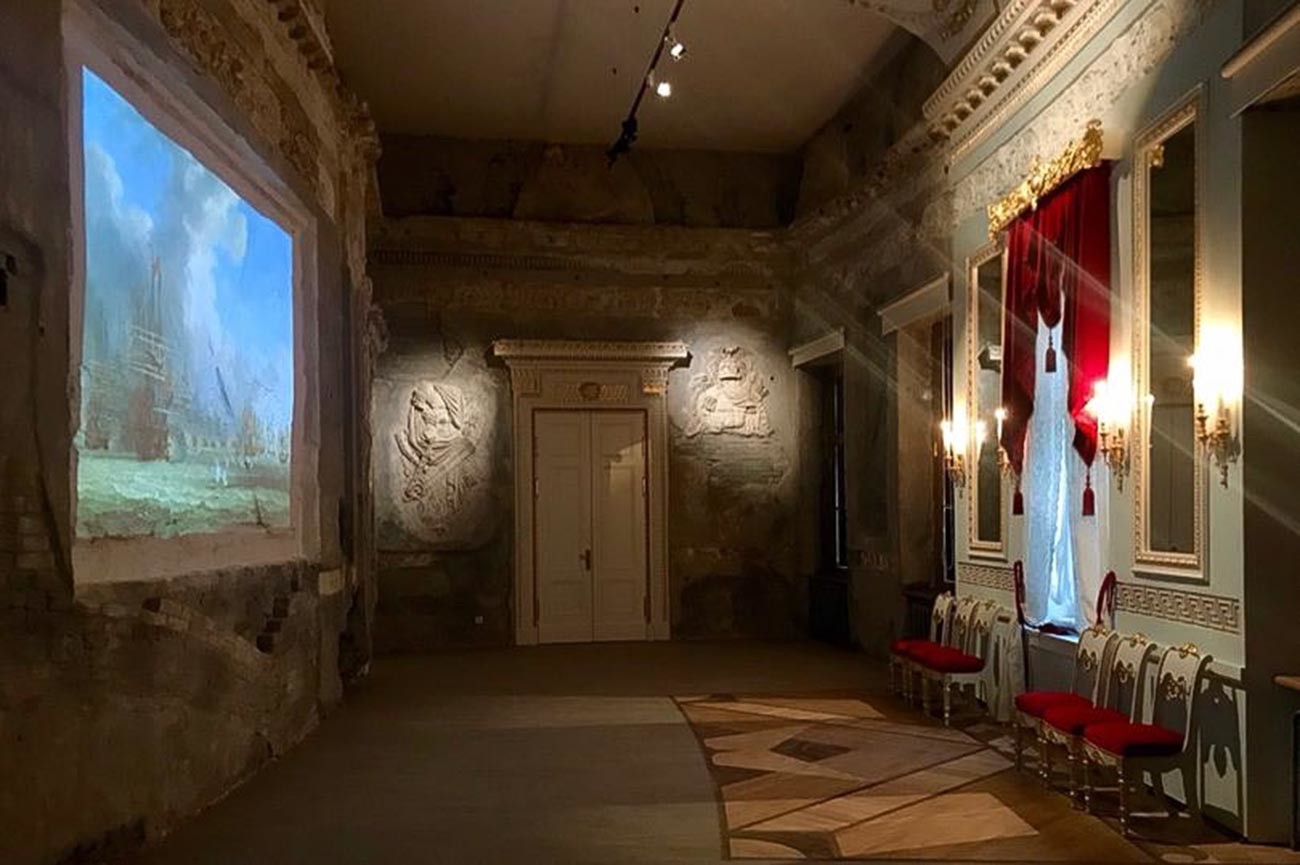 Galerija ni bila popolnoma obnovljena, namesto tega je bila odprta spominska dvorana, ki je ohranila poškodovan izgled (fotografija iz leta 2019)