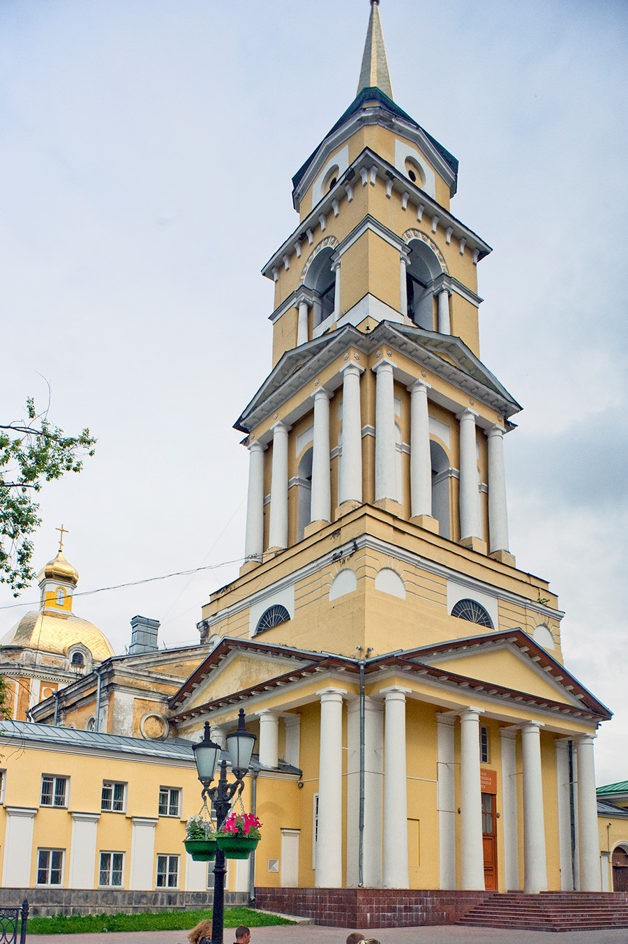 Zvonik katedrale Preobraženja Odrešenika. 15. junij 2014
