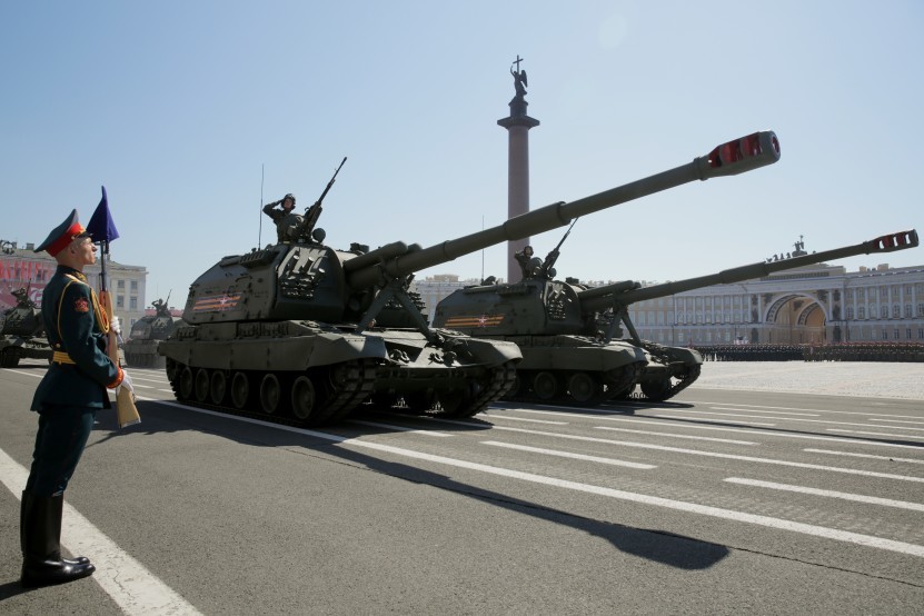 Parade Kemenangan di Sankt Peterburg.