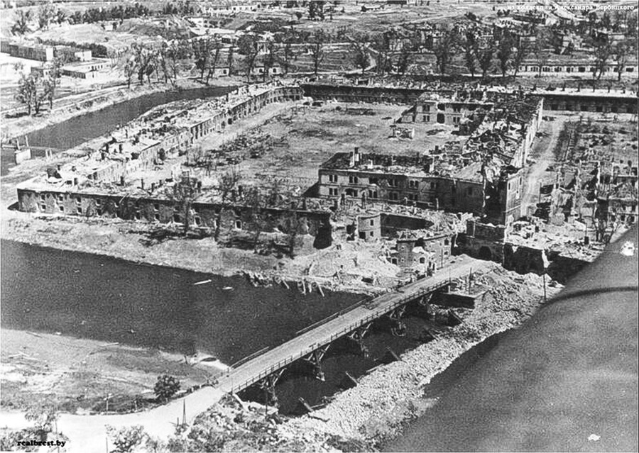 Porte Terespol au sud-ouest de la forteresse de Brest