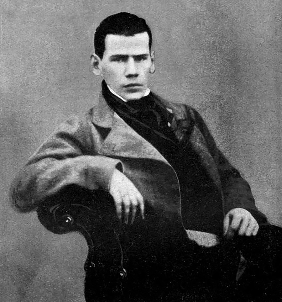 Лев Толстой, 1848 г. (на 20 години)
