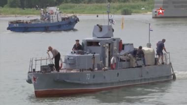 Најдениот при изградбата на Кримскиот мост оклопен чамец БК-73 во истата мисија како пред 77 години