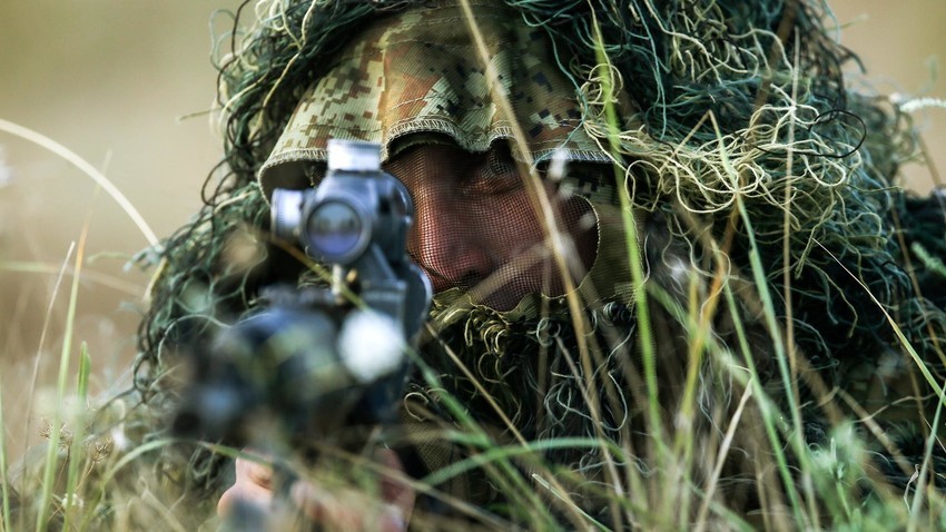 Sniper ucraniano quebra recorde e atinge russo com tiro de quase