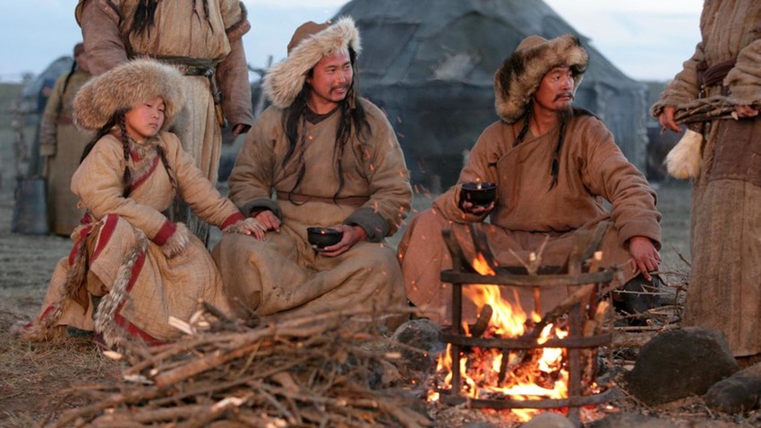 Сцена из филма „Монгол“.