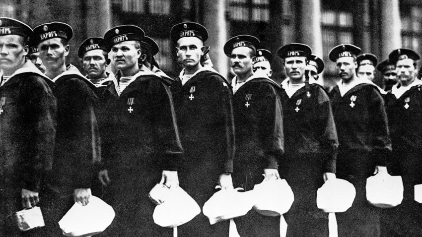 Морнари са крстарице „Варјаг“.