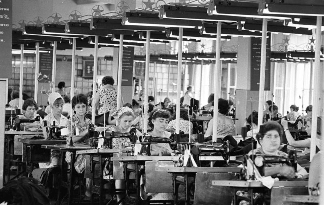 Nähfabrik „40 Jahre Komsomol“, 1964