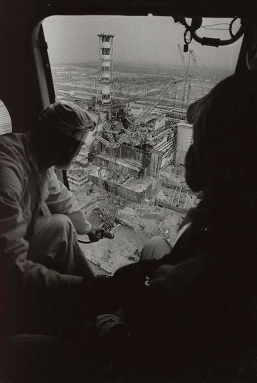 Pengukuran radiasi Chernobyl dari helikopter, 1986.

