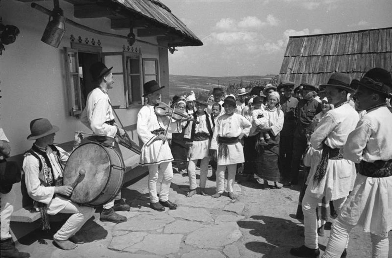 Селска свадба, оркестар, 1940 година.
