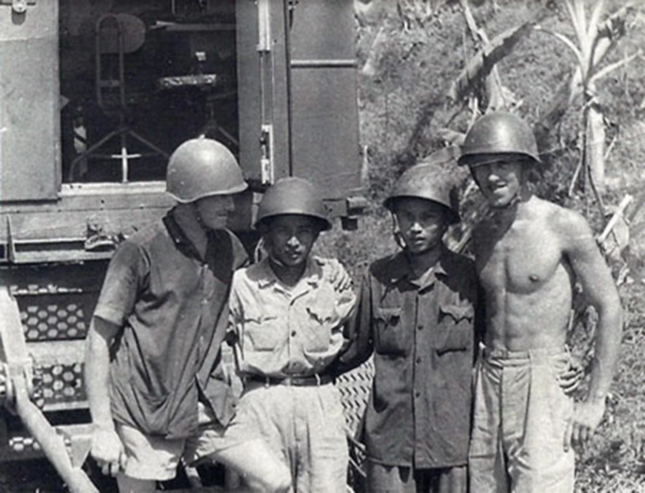 Soviet military specialists and Vietnamese anti-aircraft gunners, 1967.