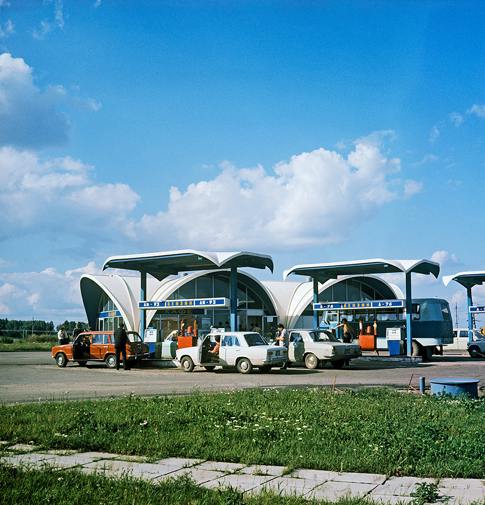 Бензиностанция в Минск, 1978 г.
