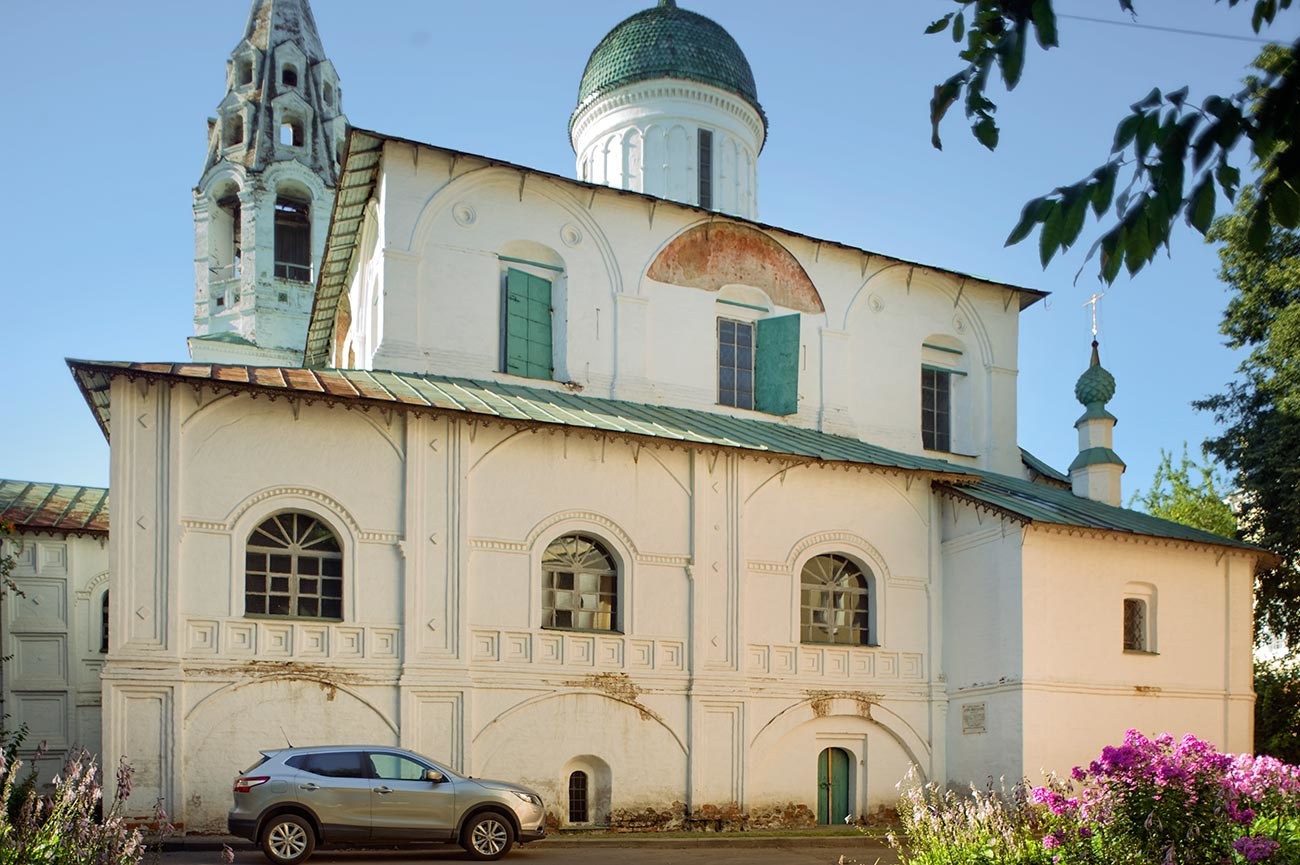 Church of St. Nicholas Nadein. South facade. August 15, 2017