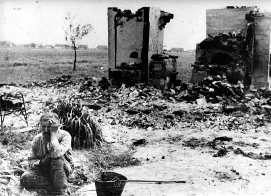 »Sovražniki so požgali rodno hišo«, Levobrežna Ukrajina, 1943