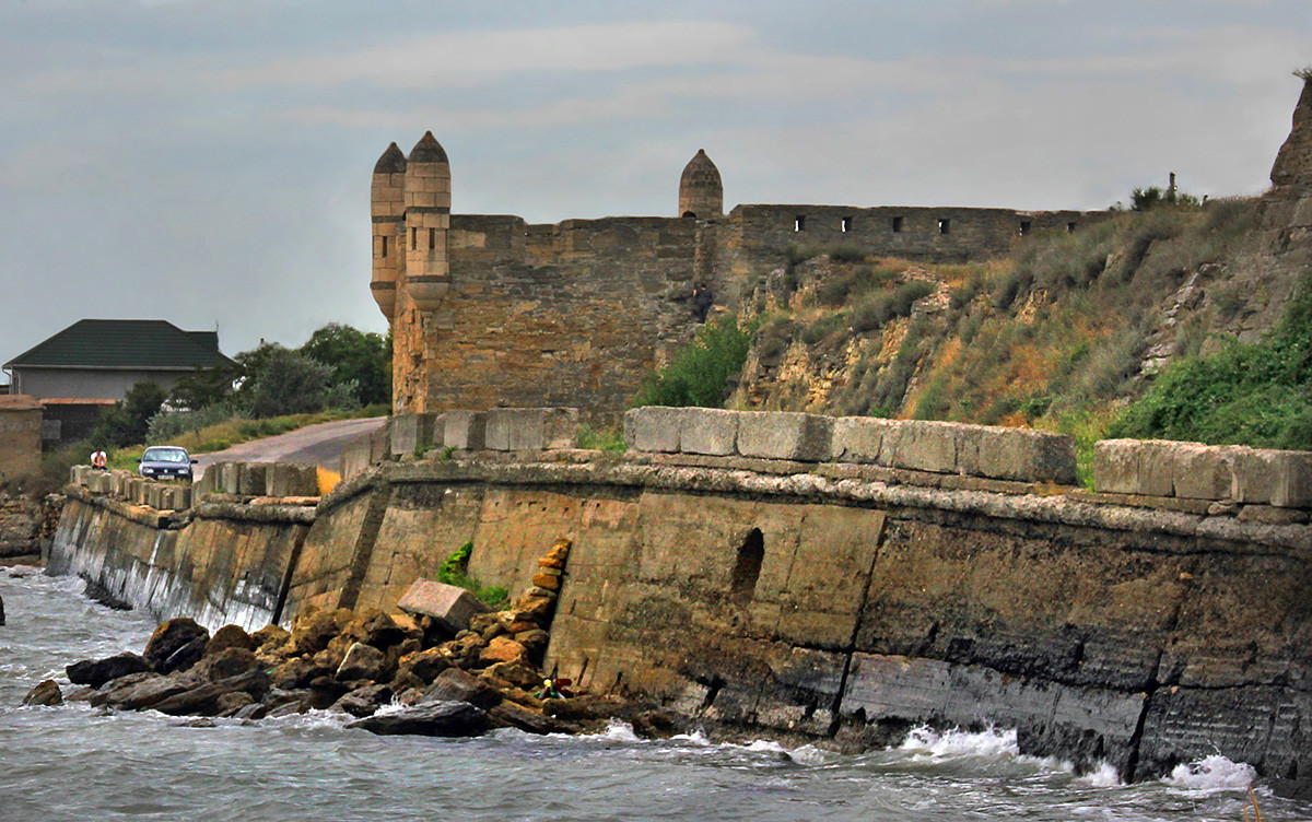 Ruins of the Turkish fortress Yeni-Kale