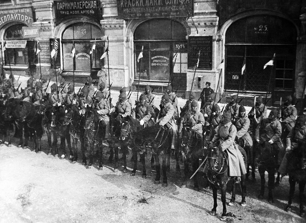Първа кавалерийска армия на парада на Червения площад