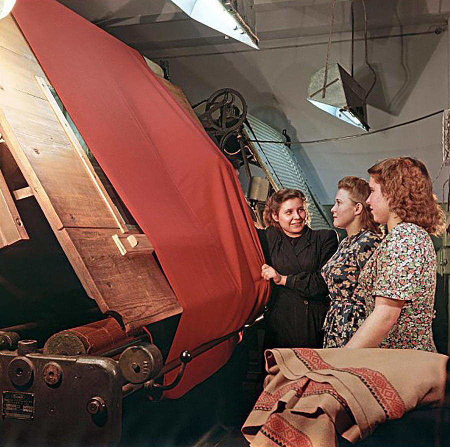 Fábrica de tecidos finos, 1953