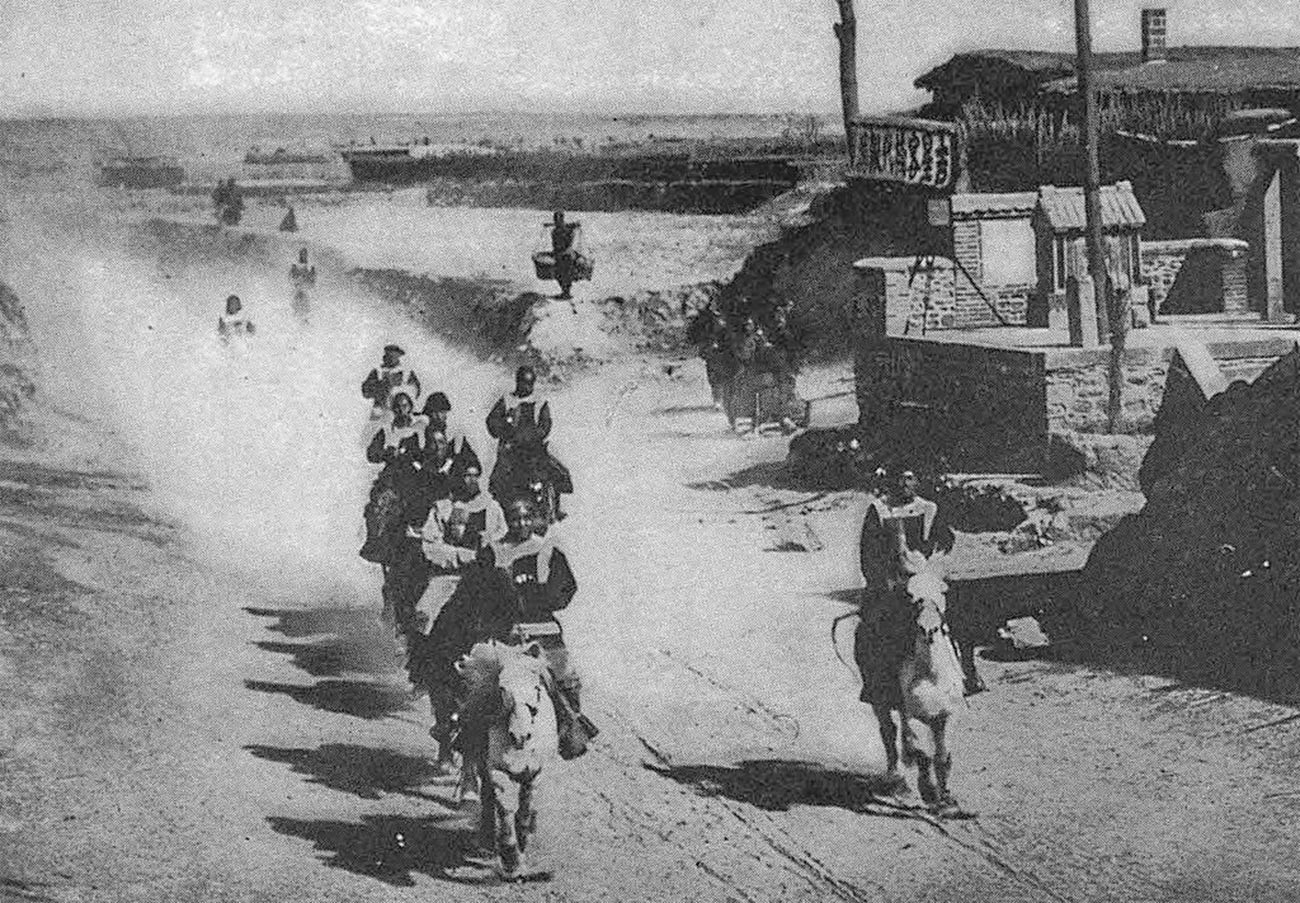 Кинеска банда на коњи за време на битката кај Мукден (денес Шенјанг).

