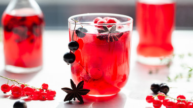 Soft drink à la Russe: Naturally sparkling currant kvass (RECIPE)