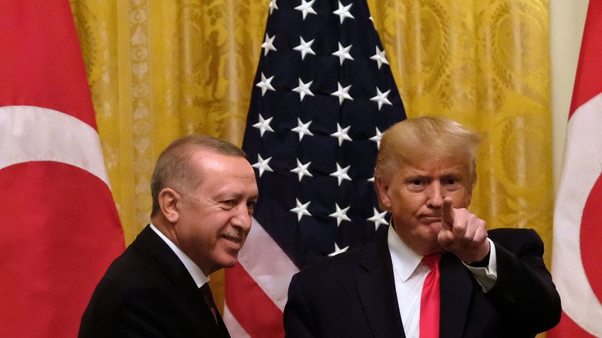 Presiden Amerika Serikat Donald Trump dan Presiden Turki Recep Tayyip Erdogan seusai mengadakan konferensi pers di Gedung Putih, 13 November 2019. 