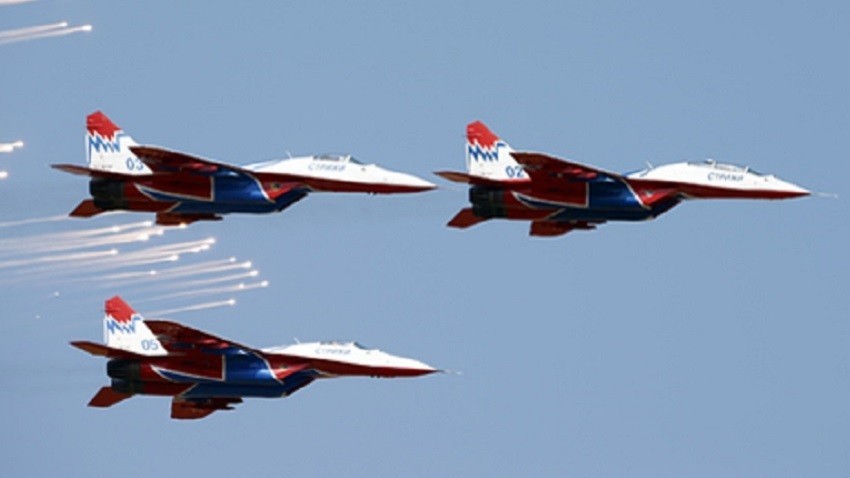 Akrobatska grupa "Striži"  na avionima MiG-29
