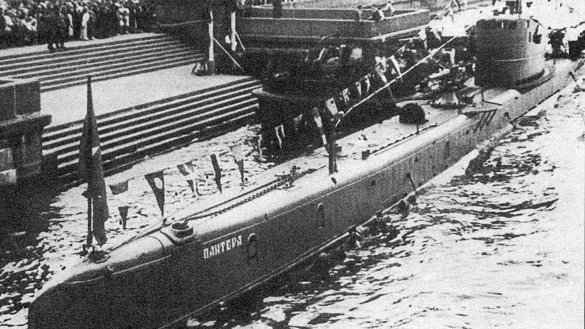 Подморницата Б-2 по модернизацијата, Ленинград, 1935.