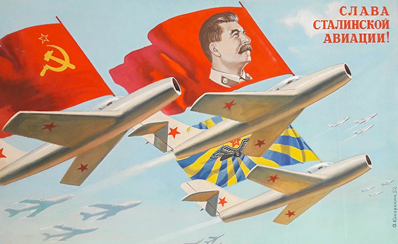 « Gloire à l’aviation de Staline ! »