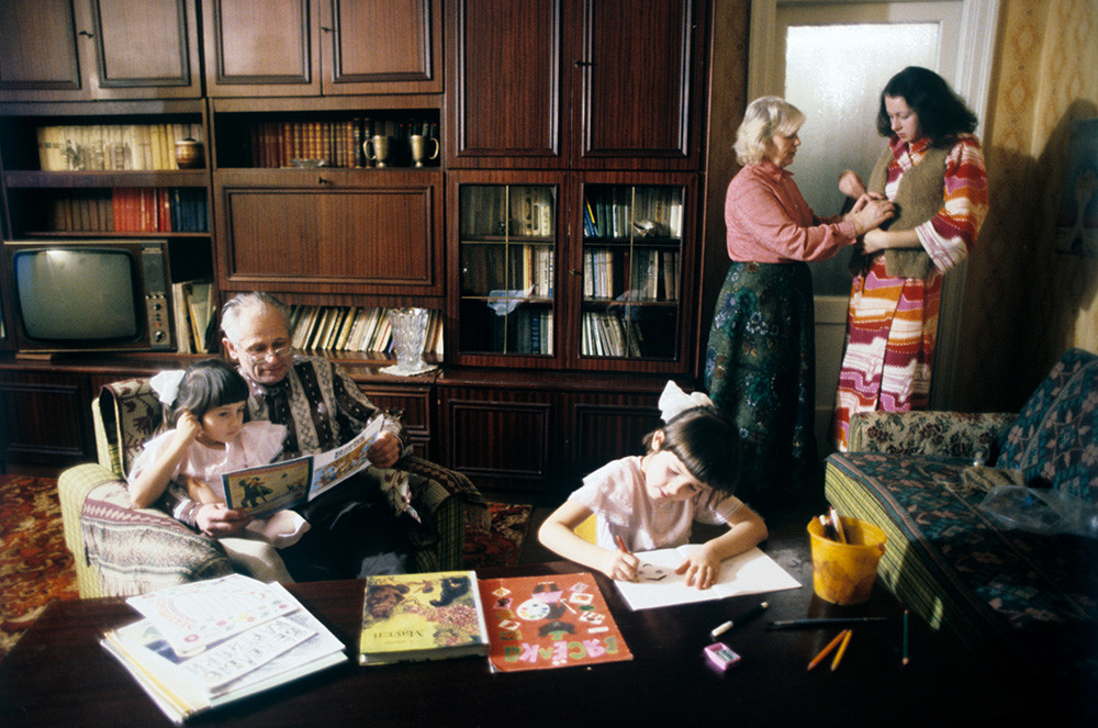 Apartamento de una mujer bielorrusa, empleada en la Fábrica de Tractores de Minsk, 1982