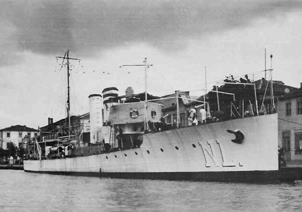 Rumunjski torpedni čamac Năluca koji su 1944. godine potopili sovjetski bombarderi..