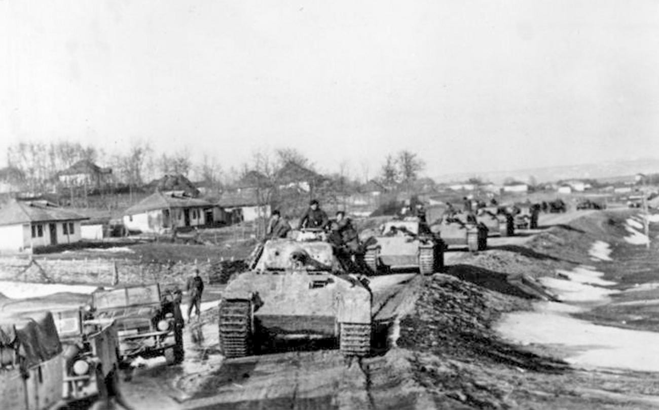 Tanques Panther alemanes en Rumania. 