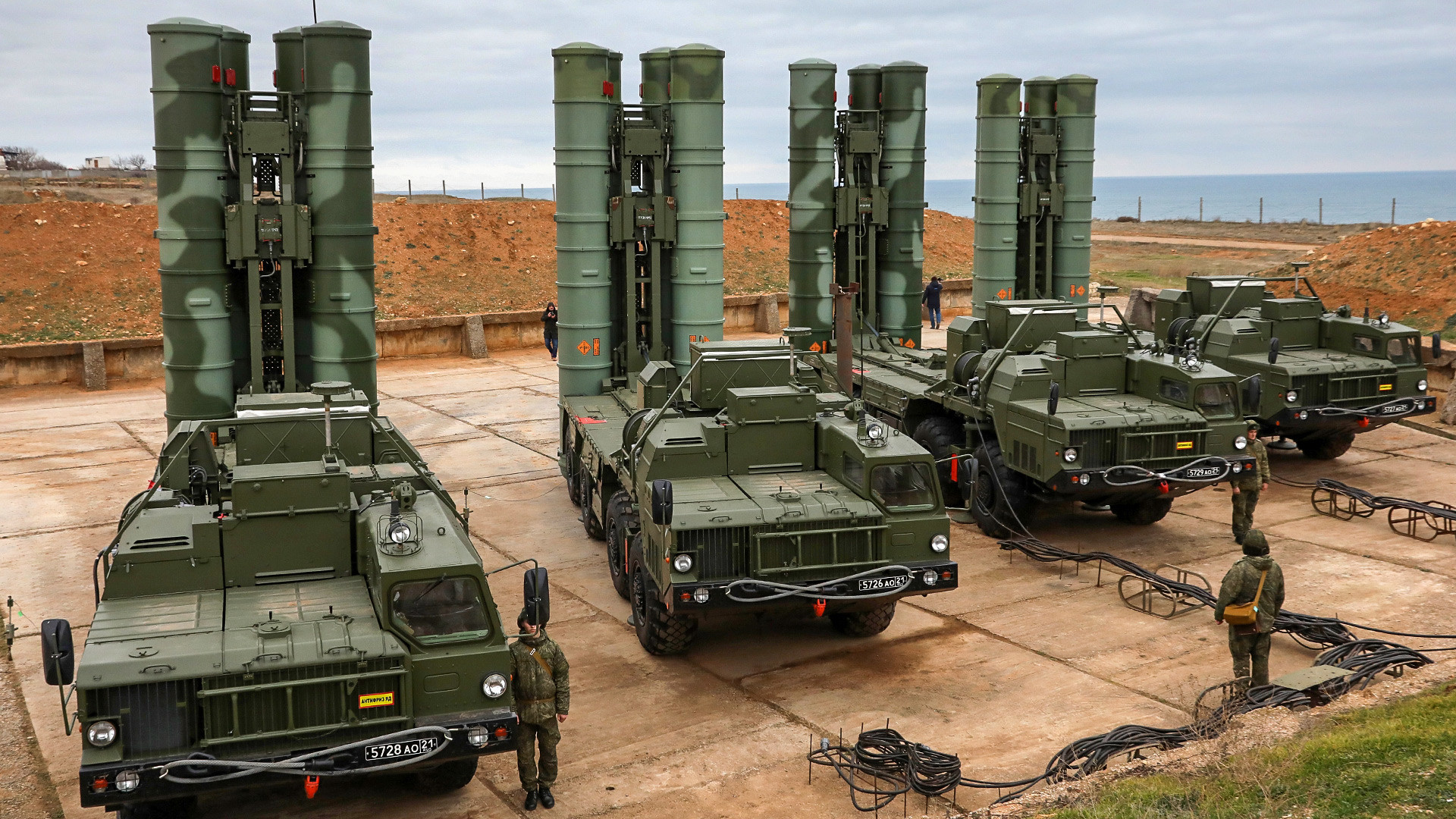 Sistem pertahanan udara S-400 buatan Rusia.