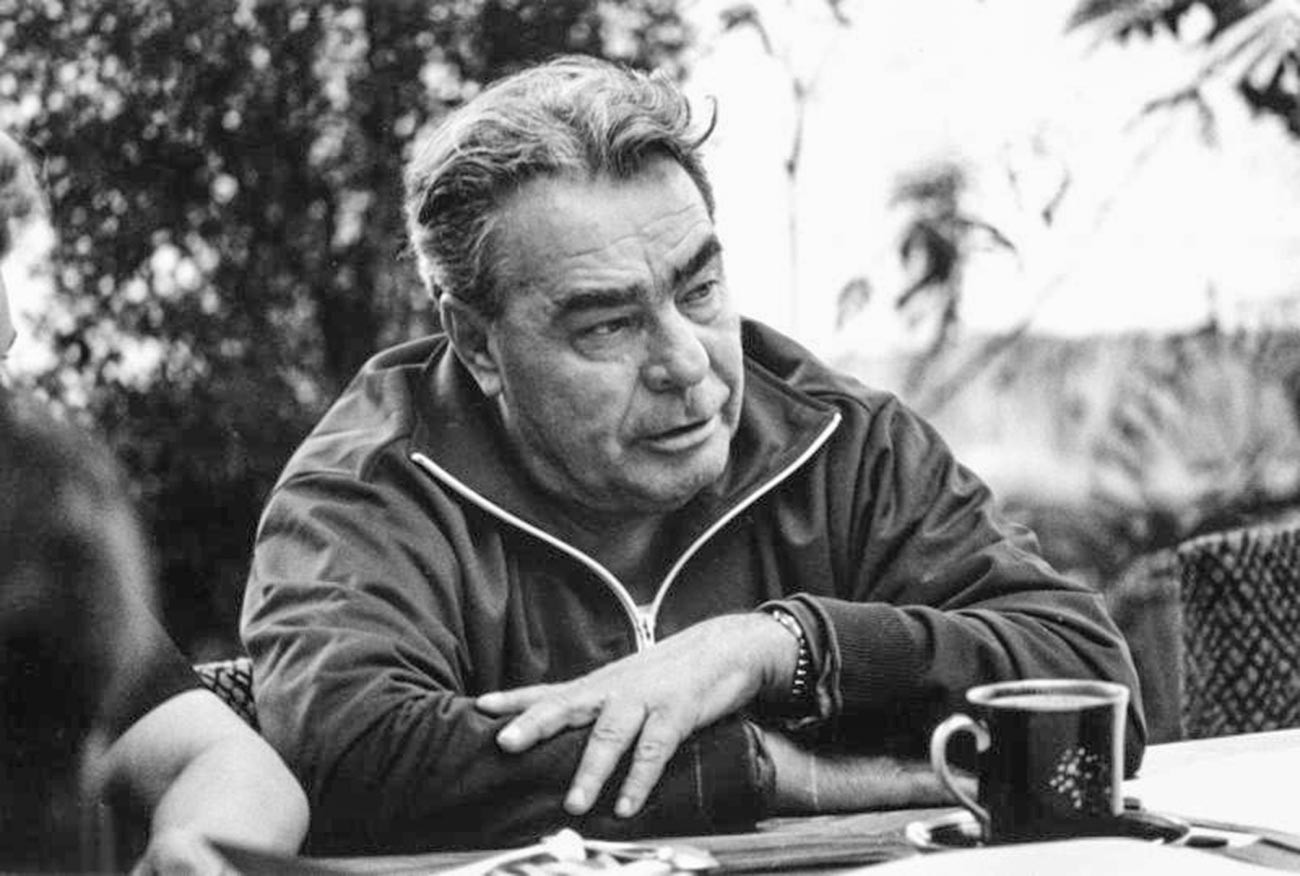 Leonid Brezhnev prende il tè nella dacia di Zavidovo