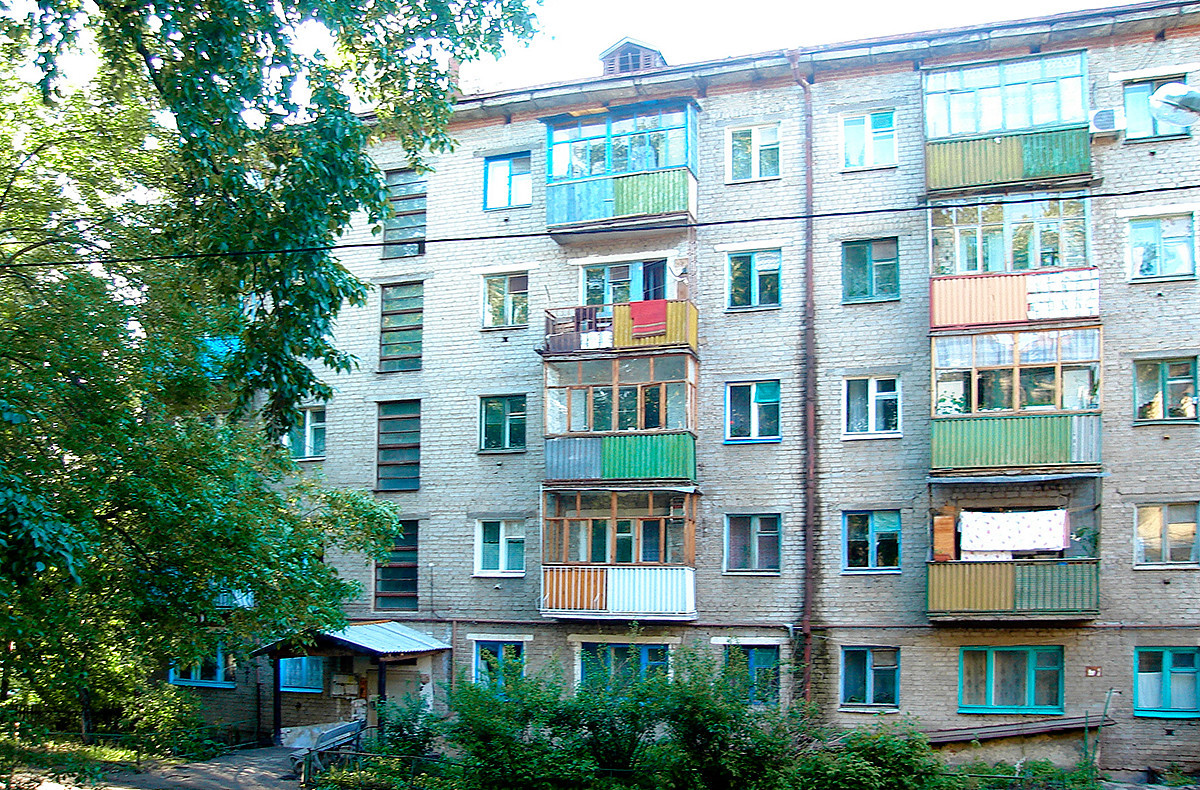 Uma típica khruschióvka em Kazan.