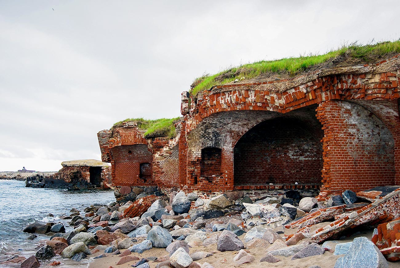 essays on deserted village