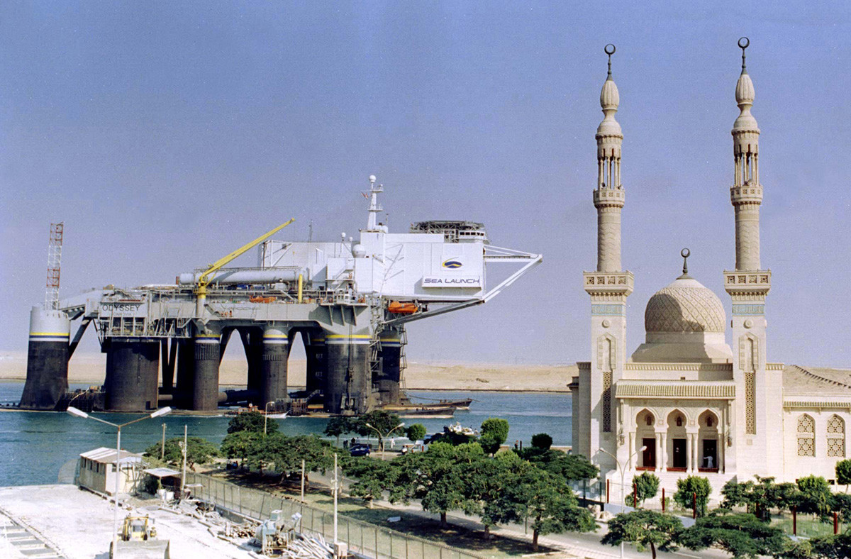 Sea Launch deixando Canal de Suez rumo ao Mar Vermelho em 1998