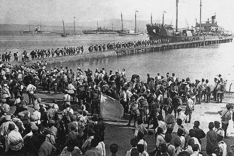 Les derniers navires de l’Armée blanche quittent Sébastopol