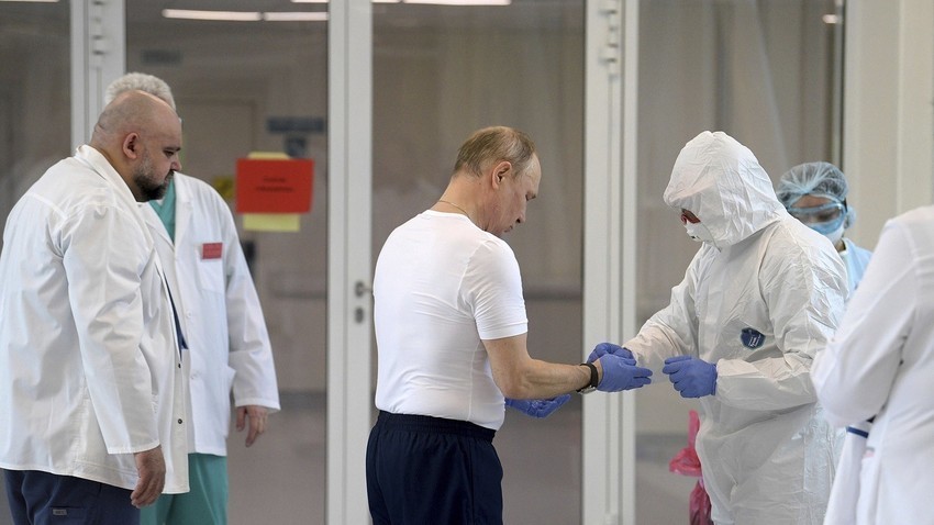 Путин в болницата за заразени с коронавирус в Комунарка, Москва, март 2020 г.
