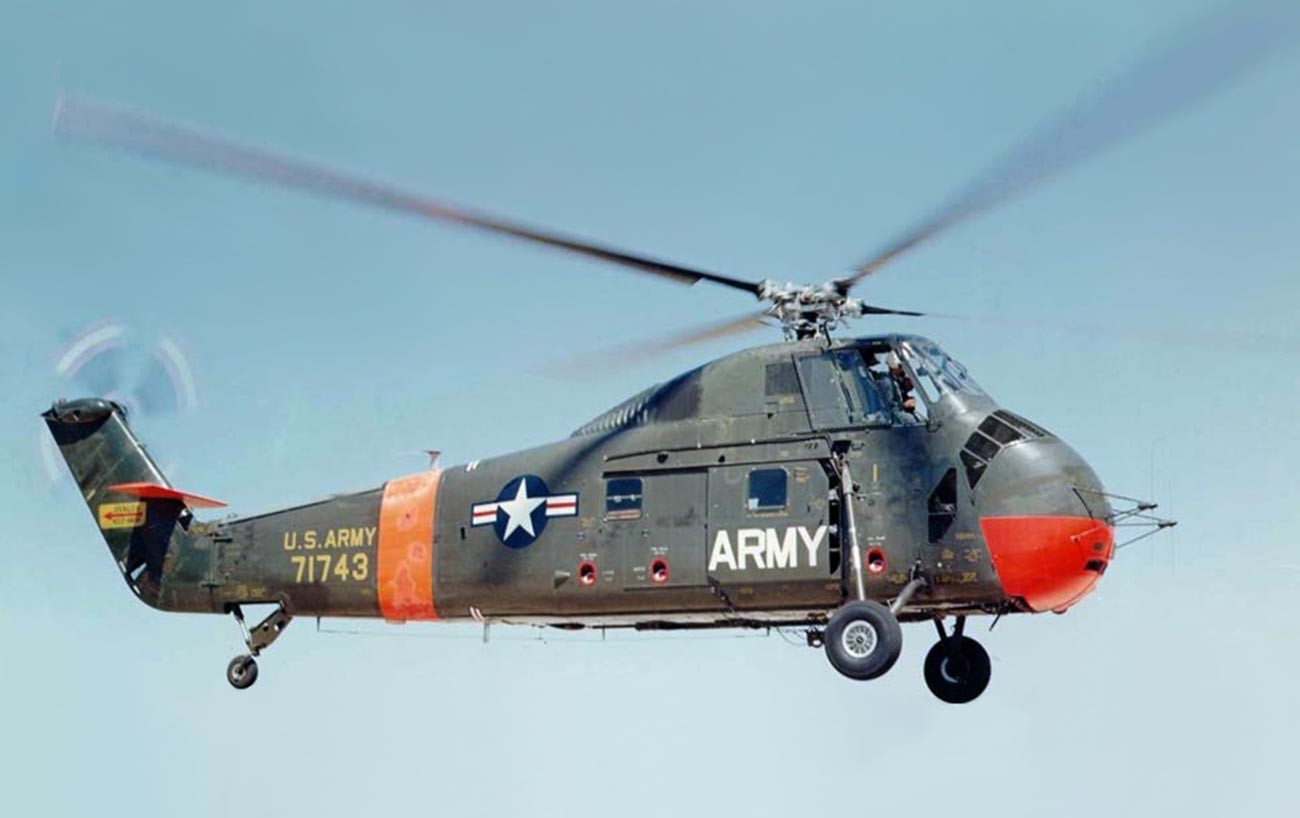 The Sikorsky H-34 landing.