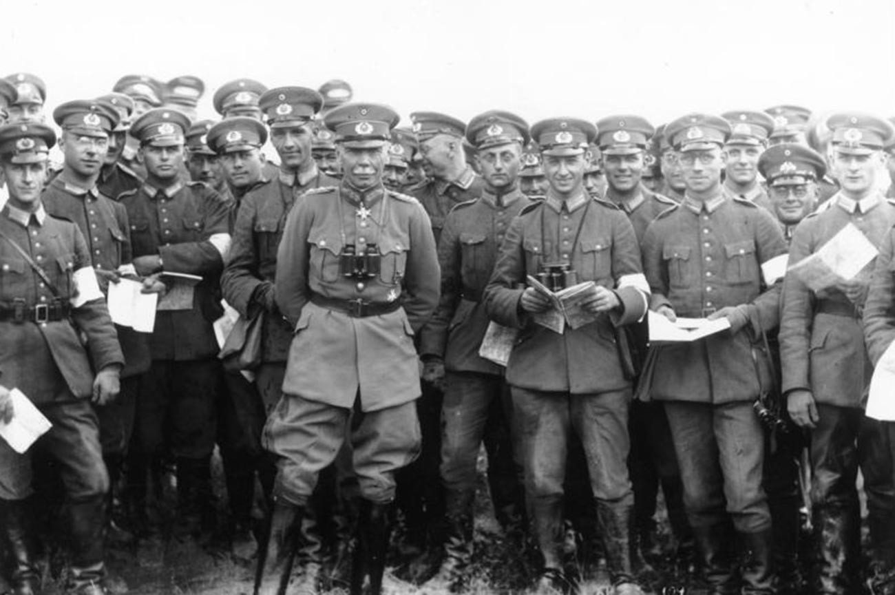 Ганс фон Сект с офицерами рейхсвера.
