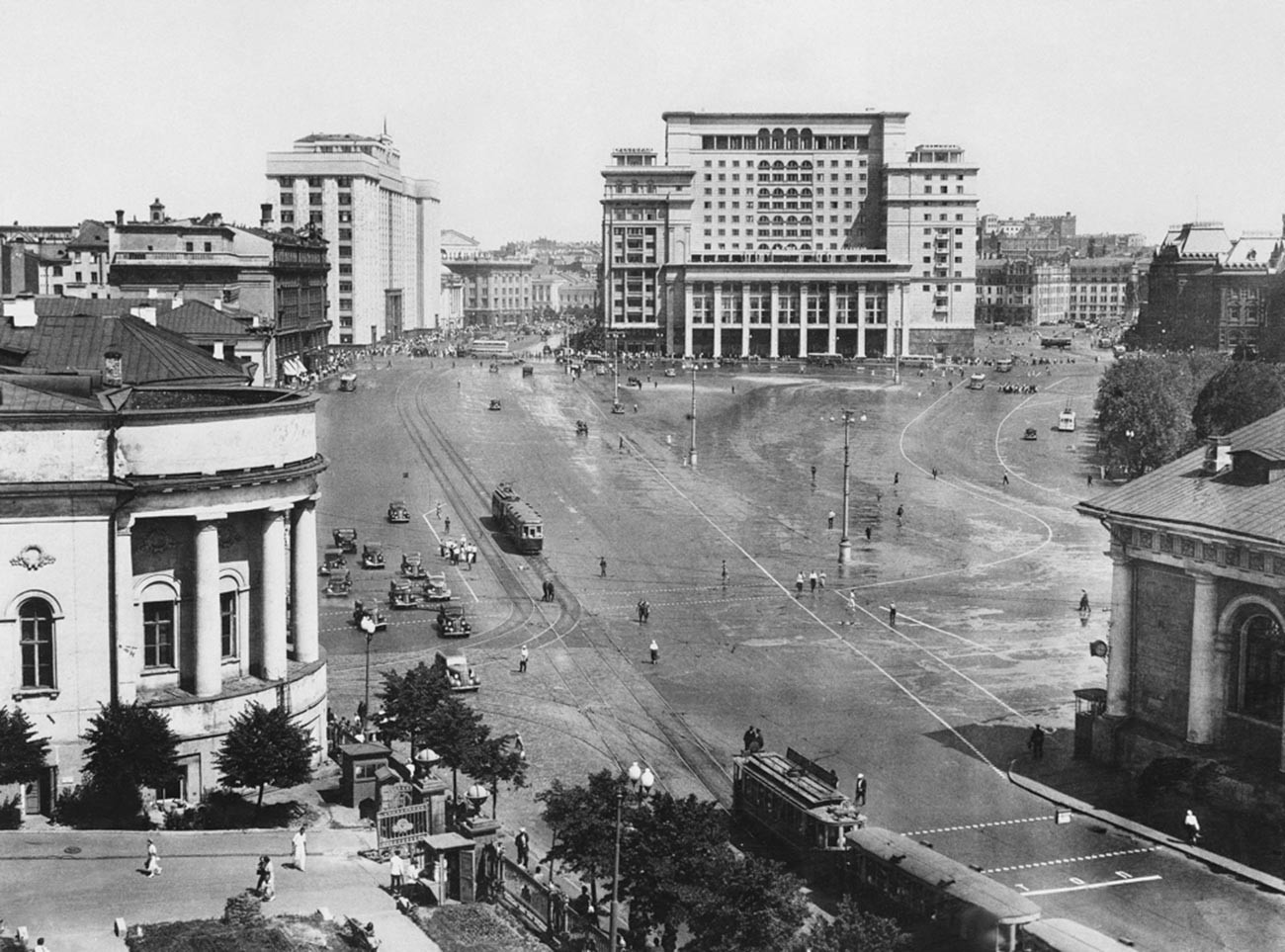 Plage du Manège, vue sur l’hôtel Moskva, années 1930