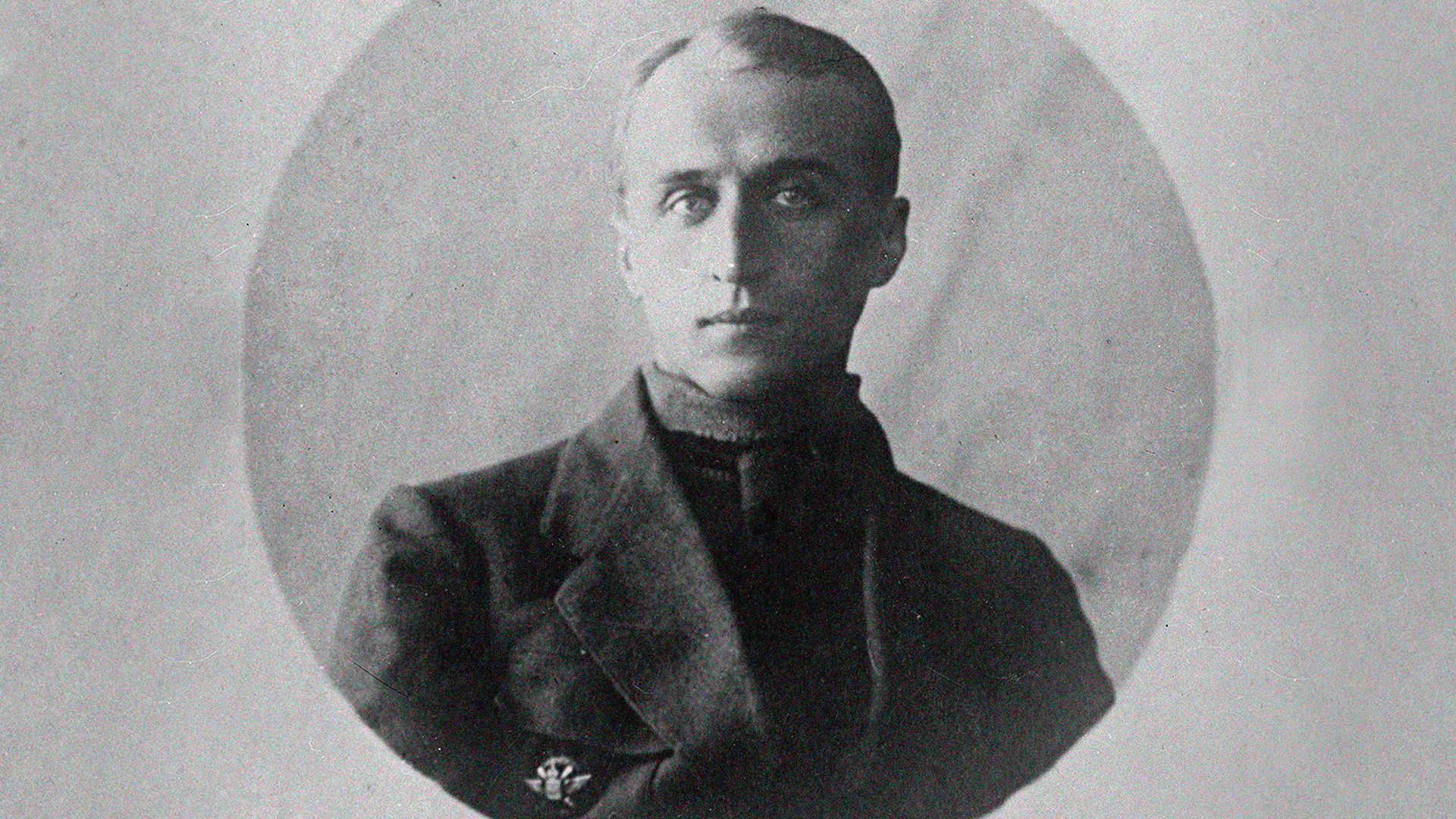 Yuri Bratoliúbov.
